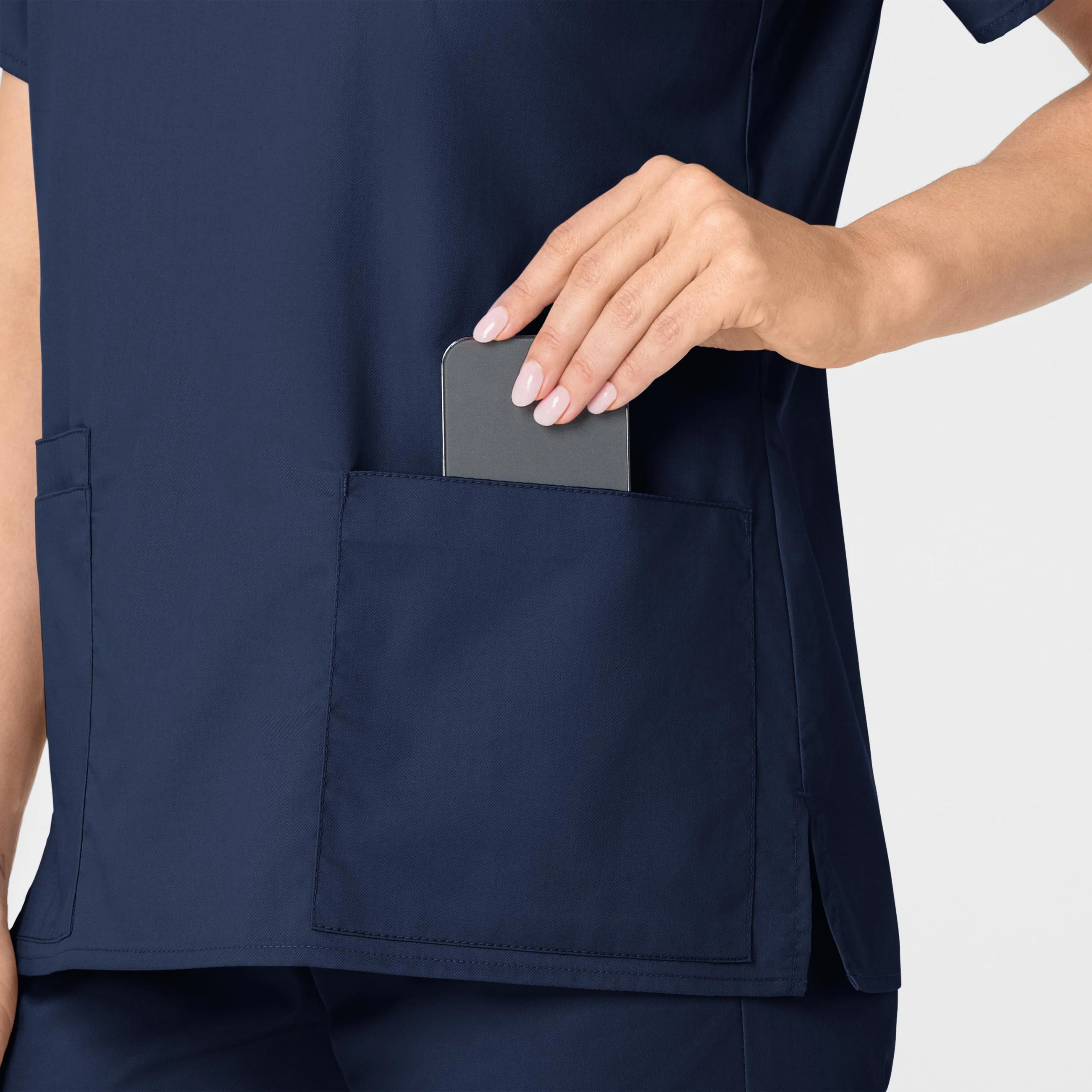 WonderWORK Women's V-Neck Scrub Top - Navy - Image 8